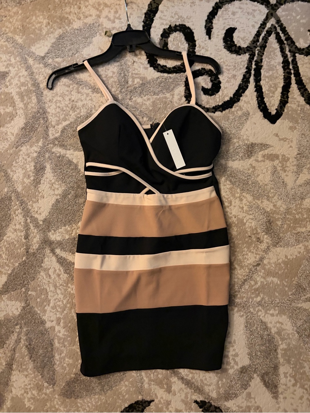 Entry Sleeveless Colorblock Mini Dress in Black, Beige and Cream